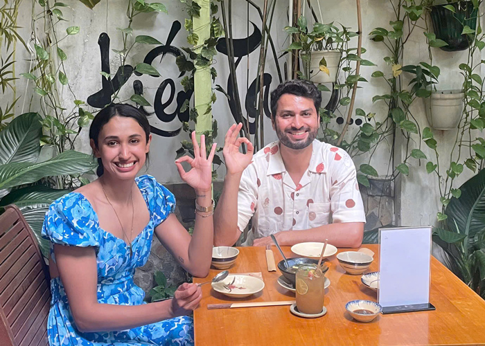 Khách nước ngoài thưởng thức bữa chay giản dị tại Phương Mai.